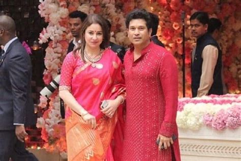 sachin tendulkar wife age